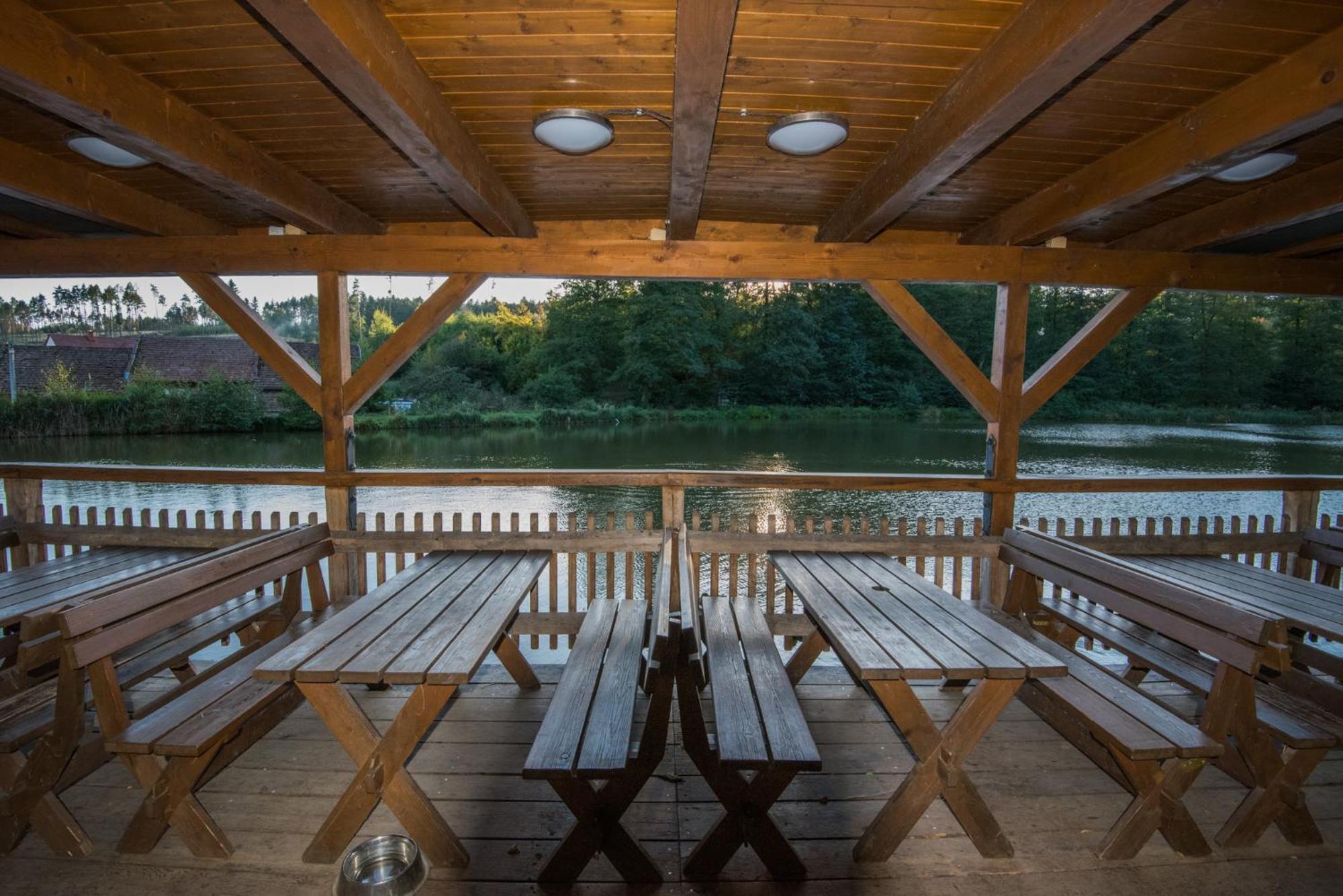 Hotel U Tri Volu Lysice Zewnętrze zdjęcie